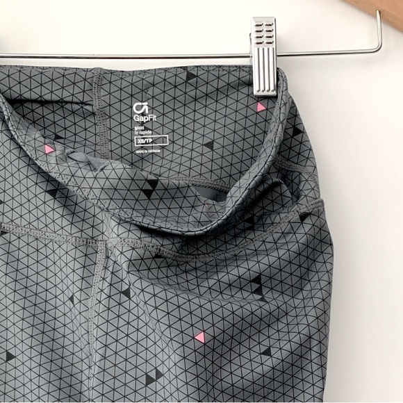 ❗️CLEAROUT❗️Like-new! GAP FIT GFAST grey print cropped LEGGINGS Size XS - Picture 4 of 5